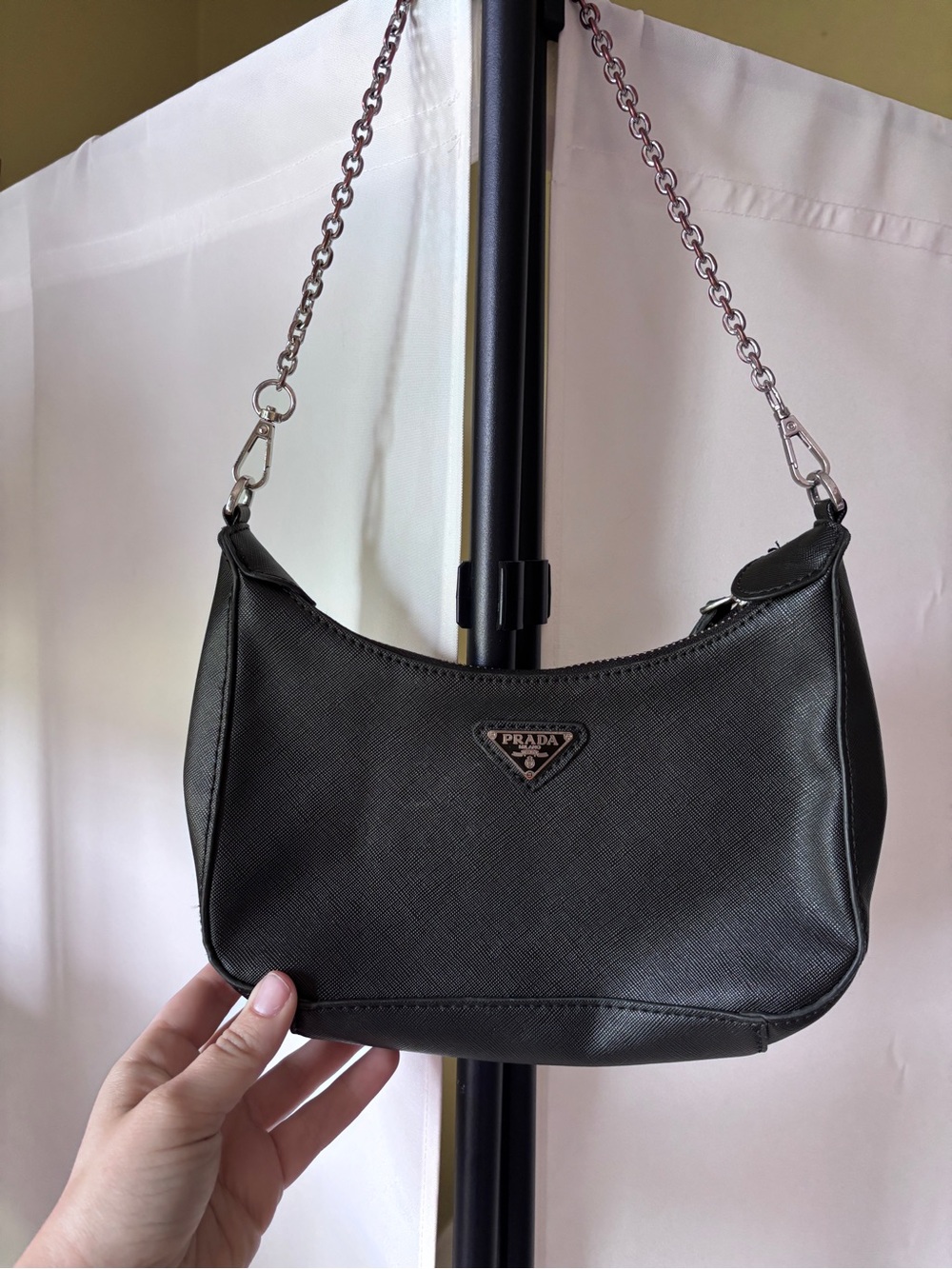 Y2K Black Saffiano Shoulder Bag with Silver Chain